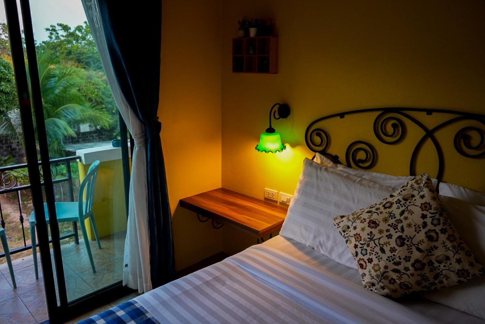 The Castello Resort Koh Larn Zimmer foto